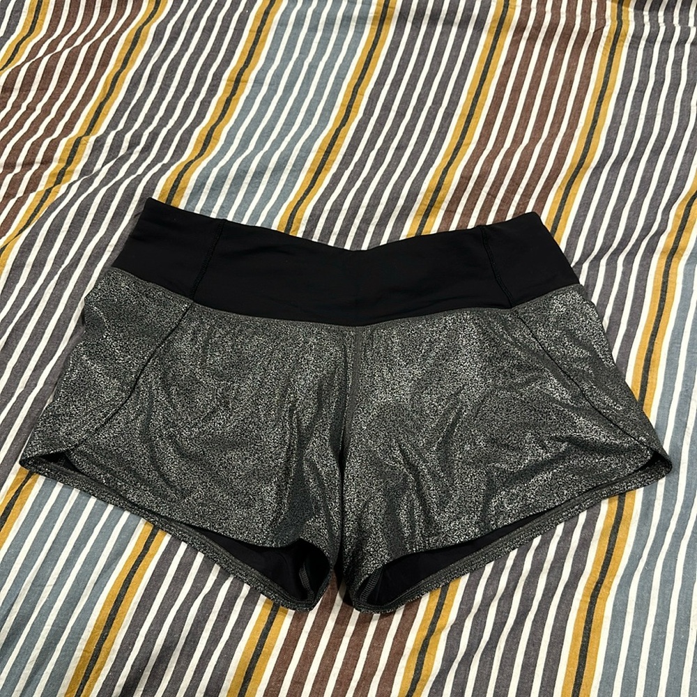 Size 6 lululemon speed up shorts